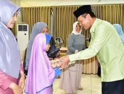 Siswa Kurang Mampu di Pariaman Tengah Terima Bantuan
