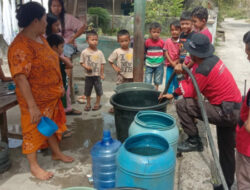 Masyarakat Krisis Air, Semen Padang Salurkan Air Bersih untuk Ratusan KK di Lubuk Kilangan