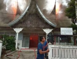 Kantor Lurah di Bukittinggi Terbakar