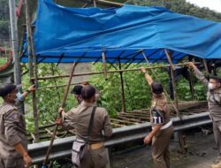 Bangunan Liar di Kelok Sembilan Dibongkar