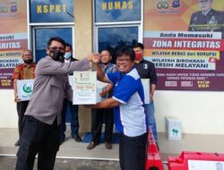 Polres Sijunjung Beri Bingkisan Lebaran kepada Wartawan
