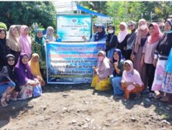 Universitas PGRI Sumbar Bina KWT Kembangkan Budidaya Lele