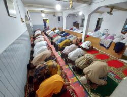 Jamaah Naqshabandiyah Padang Laksanakan Shalat Idul Fitri