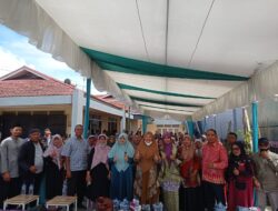 Dukung Ketahanan Pangan dan Peduli Petani, Nevi Zuairina Serahkan Alsintan di Dapil