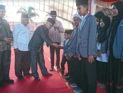 Tepati Janji, Walikota Bukittinggi serahkan Gaji untuk Juara Umum MTQ