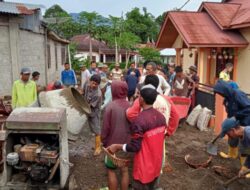 APBD Tidak Menitik, Warga Perbaiki Sendiri Jalan Rusak Parah