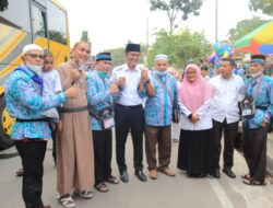 Jemaah Haji Payakumbuh Pulang Disambut Tangis Haru