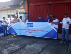 Pertanyakan Rencana Muscab DPC Partai Demokarat Padang, FPPDKP Orasi di DPD Demokrat Sumbar