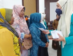 Utang Warga Bukittinggi ke Rentenir Dilunasi