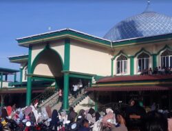 Ribuan Warga Dharmasraya Salat Idul Adha di Masjid Agung Babussalam