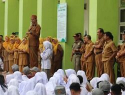 Erman Syafar Ingatkan Pelajar Gunakan Smartphone Secara Bijak
