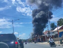 Rumah Pensiunan PNS di Solok Terbakar