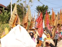 Arak-arakan 1.000 Kain Panjang Meriahkan Satu Nagari Satu Event di Tabek Patah