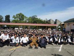 Bupati Eka Putra Berbicara di Hadapan Ribuan Mahasiswa Baru Politeknik Negeri Padang