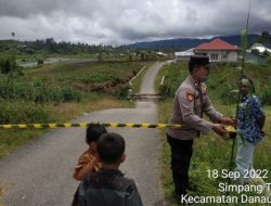 Jalam Amblas, Polsek Danau Kembar Pasangi Garis Polisi
