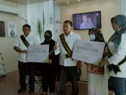 Tangis Haru Warnai Penyerahan Santunan Program BPJAMSOSTEK