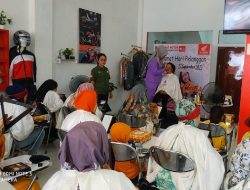 Sahabat Motor Berikan Pelatihan Make Up Gratis bagi Pelanggan