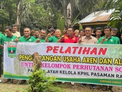 Anggota DPRD Sumbar dari PDI-P Beri Bantuan Bibit