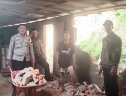 Rumah Warga Padang Pariaman Ditimpa Longsor