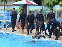 Brimob di Riau Latihan di Kolom Renang Umum, Ini Alasannya