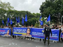 Ratusan Massa Dari KNPI Sumbar Lakukan Aksi Kembali Minta Ade Armando Ditangkap