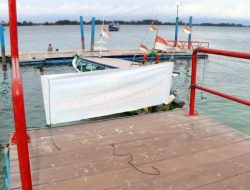 Dermaga Apung Pulau Angso Duo Pariaman Rusak Berat Dihantam Badai