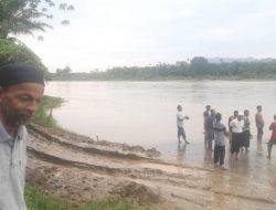 Warga Sitiung  Hanyut Diseret Arus Sungai Batang Hari