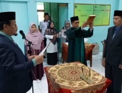 Kakankemenag Lantik Jupagni Sebagai Kepala KUA Padang Panjang Barat