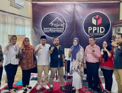 Tim Verfak KI Sumbar dan Bawaslu Padang Pariaman Adu Argumen