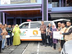 Lagi, Nevi Zuairina, Serahkan Bantuan Ambulan Gratis