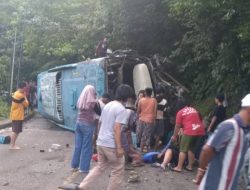 Bus Pariwisata Riau Alami Kecelakaan Beruntun, Dikabarkan Ada Korban Jiwa