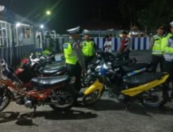 Terciduk Pakai Knalpot Racing, 20 Motor Ditilang di Agam