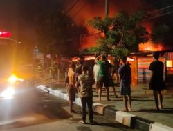 Kedai Motor Bekas di Khatib Sulaiman Padang Terbakar