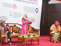 Bunda Literasi Kabupaten Agam Ny Yenni Andri Warman Jadi Narasumber Seminar IMLF .
