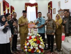 Hadapi Tahun Politik, Gubernur Mahyeldi Ajak KPID Tingkatkan Pengawasan