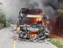 Bus  ALS Medan Jakarta Hangus Terbakar Di Palupuh