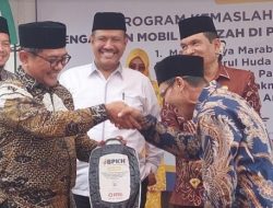 JKA dan Kepala BPKH Salurkan Bantuan Berupa 5 Unit Ambulan