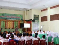 PLN Bukittinggi Sosialisasikan PLN Mobile, Ratusan Pelajar Antusias