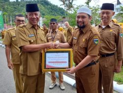 Bupati Pessel Serahan Bantuan KARS Paripurna ke RSUD M. Zein