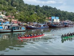 Festival Muaro Padang: 16 Tim Beradu Cepat di Selaju Sampan