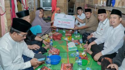 Agus Seorang Buruh Tani Terharu Terima Bantuan Bedah Rumah Dari Gubernur Sumbar