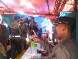 Satpol PP Padang Tertibkan Warung Makan yang Buka di Siang Hari