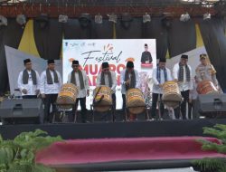 Ribuan Warga Tumpah Ruah, Walikota Padang Buka Festival Muaro Padang