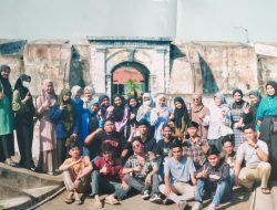 Mahasiswa Prodi Sejarah Upgrisba Padang, Telusuri Jejak Sejarah Kolonial Inggeris dan Kediaman Soekarno Di Bengkulu.