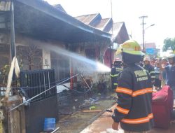 Lima Rumah di Perumnas Siteba Terbakar
