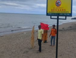 Dispar Padang Terjunkan Balawista Jaga Pengunjung Pantai