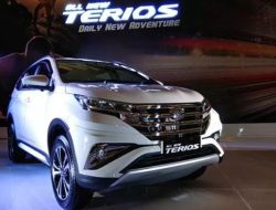 Daihatsu Terios 2023 Segera Launching, Lebih Bagus Toyota Rush?