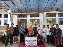 Nevi Zuairina Serahkan Bantuan TJSL Semen Padang di Lima Titik