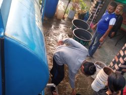 Gratis, Perumda AM Kota Padang Salurkan Air Bersih dengan Mobil Tangki