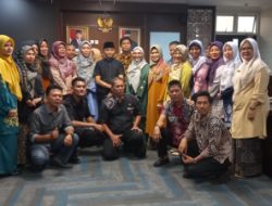 Perawat dan Pegawai BKIM Datangi DPRD Sumbar